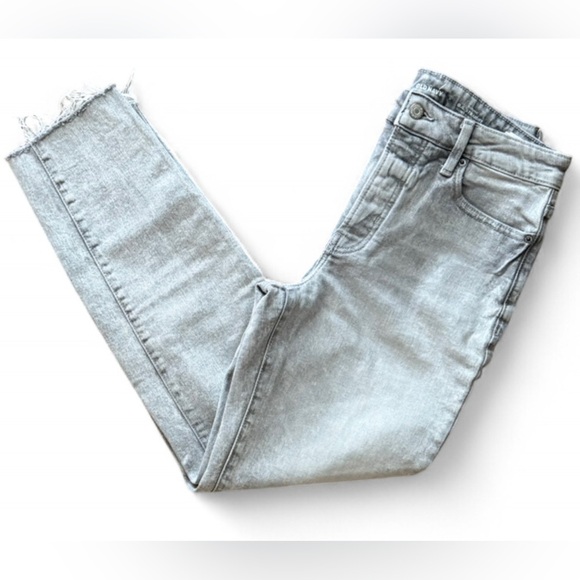 Old Navy Gray Women's High Rise Straight Jeans - Picture 6 of 9